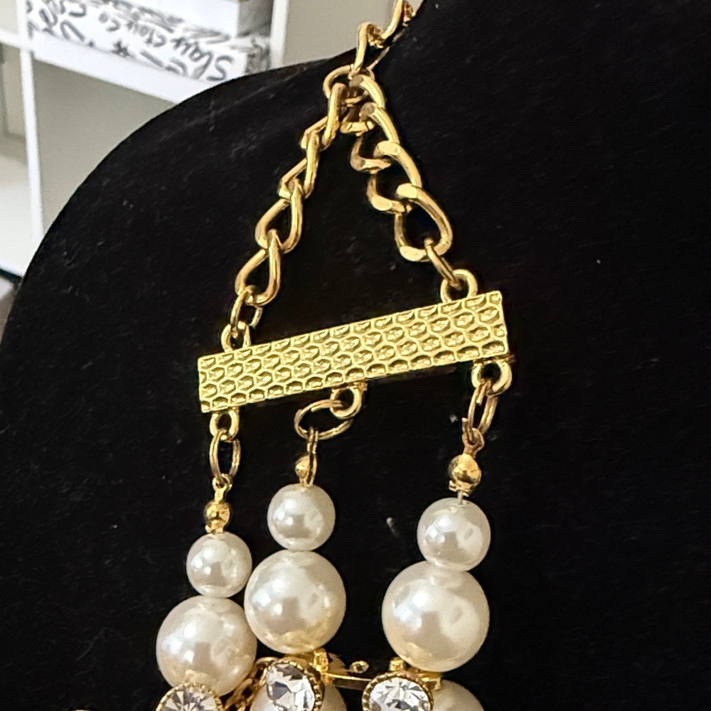 Tracy Lynn Gold and Ivory Pearl Statement Necklace - Women Jewelry - Picture 3 of 5